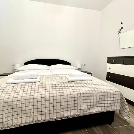Villa Sagosde With Swimming Pool And Mini Golf Zagvozd ภายนอก รูปภาพ