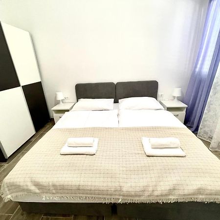 Villa Sagosde With Swimming Pool And Mini Golf Zagvozd ภายนอก รูปภาพ