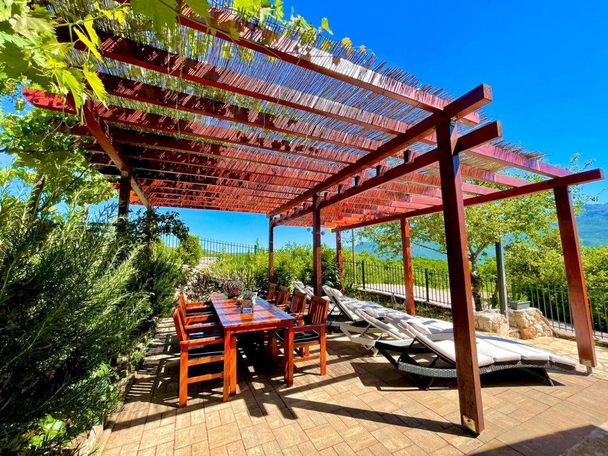 Villa Sagosde With Swimming Pool And Mini Golf Zagvozd ภายนอก รูปภาพ