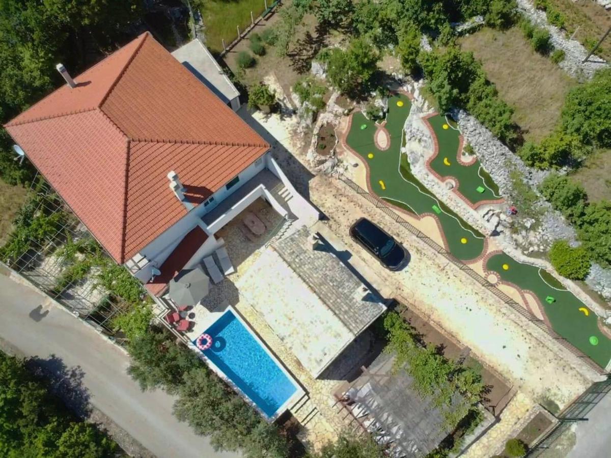 Villa Sagosde With Swimming Pool And Mini Golf Zagvozd ภายนอก รูปภาพ